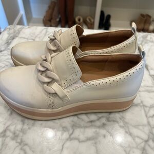 Women’s wedge loafer